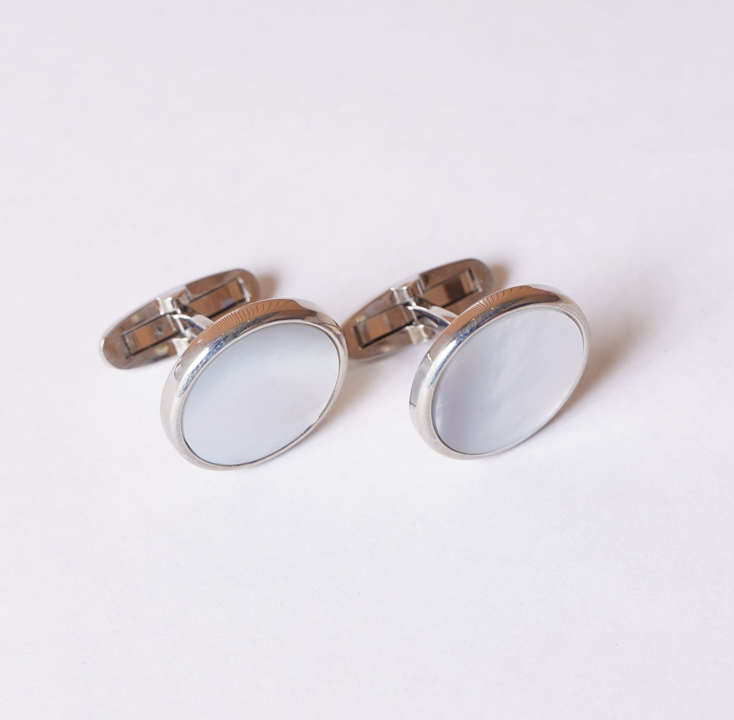 ラウンド WHITE MOTHER OF PEARL SHELL(白蝶貝) カフリンクス