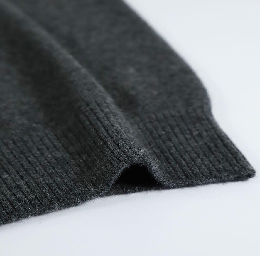 GIM / MONGOLIAN CASHMERE V-Neck Knit 【ダークグレー】