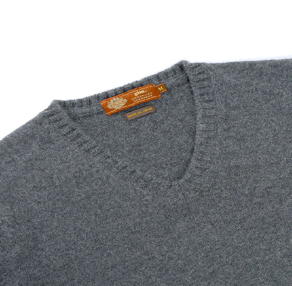 GIM / MONGOLIAN CASHMERE V-Neck Knit 【ダークグレー】